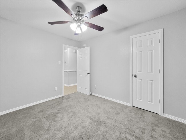 Building Photo - 21115 Escala Dr