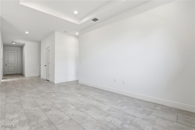 Building Photo - 1087 Rugby Cir