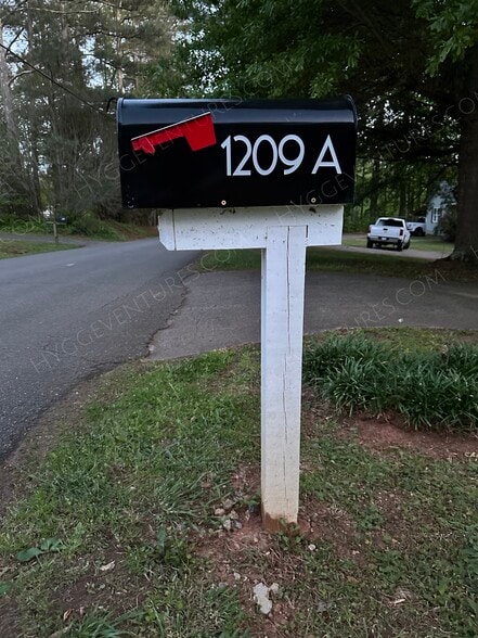 Building Photo - 1209 Old Magnolia Way