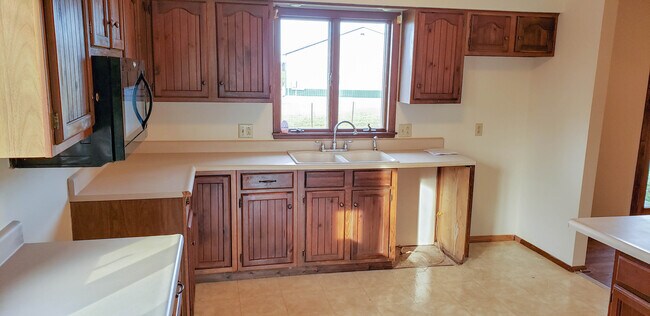 Building Photo - 8301 Reservoir Rd