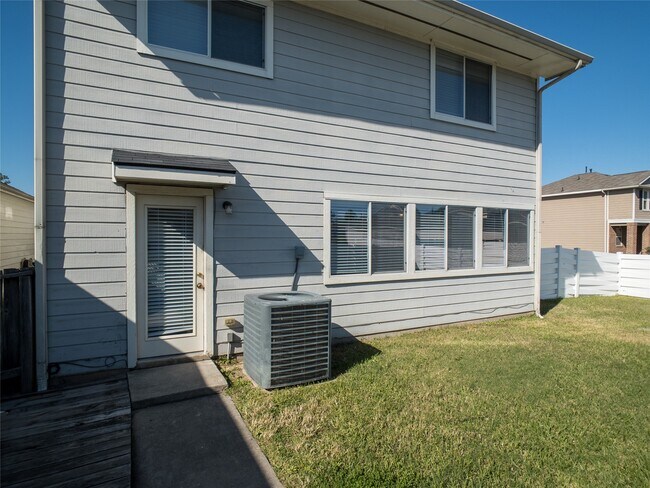 Building Photo - 21843 Grassy Hill Ln