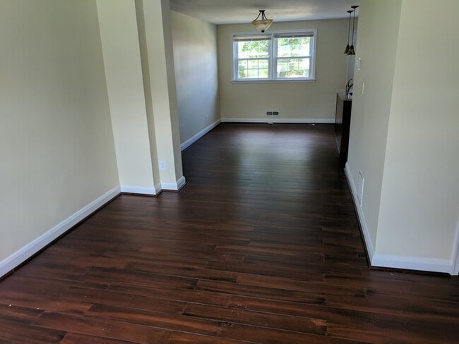 Building Photo - 1508 Langford Rd