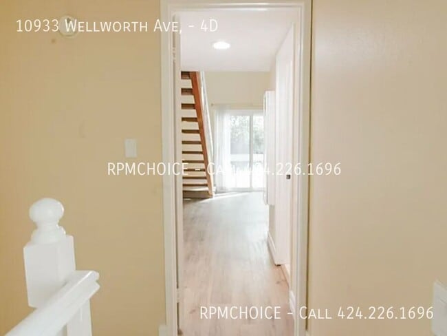 Building Photo - 10933 Wellworth Ave