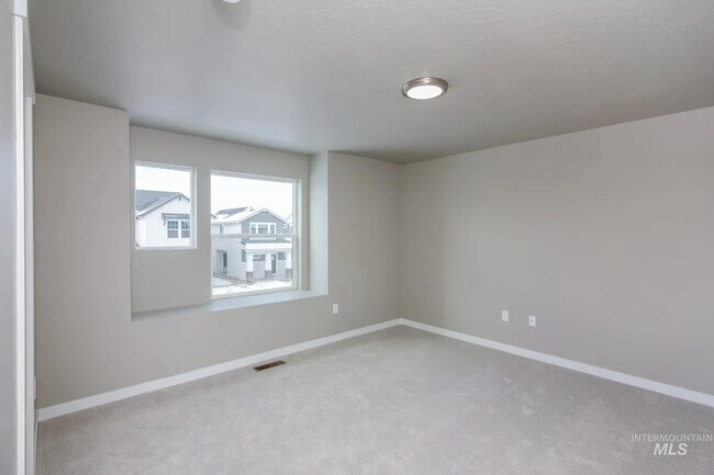 Building Photo - 336 S Calf Crk Ave