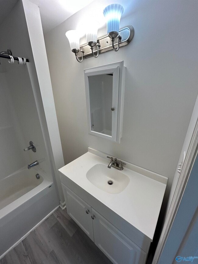 Building Photo - 2910 2nd Ave NW