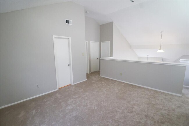 Building Photo - 1546 Ridgebriar Dr