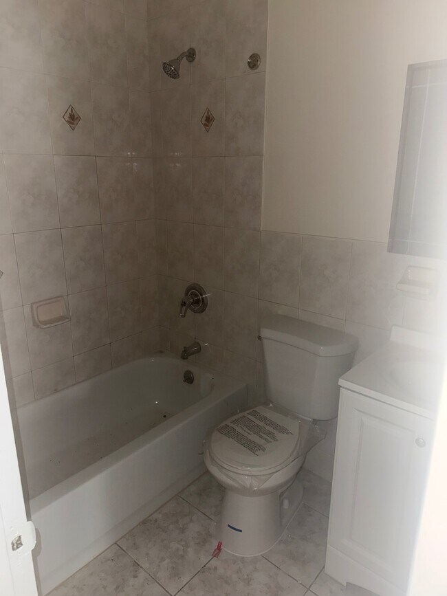 Building Photo - XX48 Olinville Ave