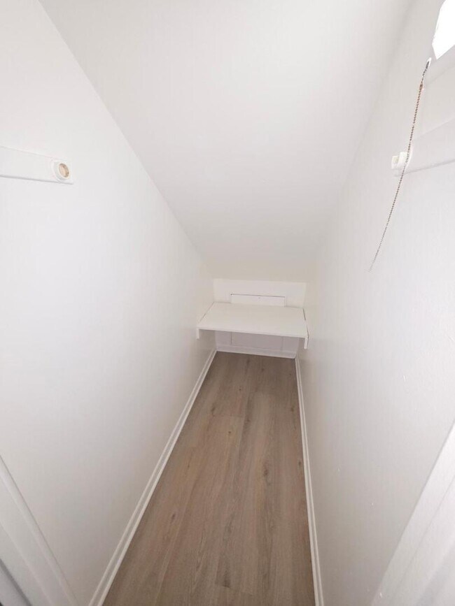 Building Photo - 111 Boardwalk St