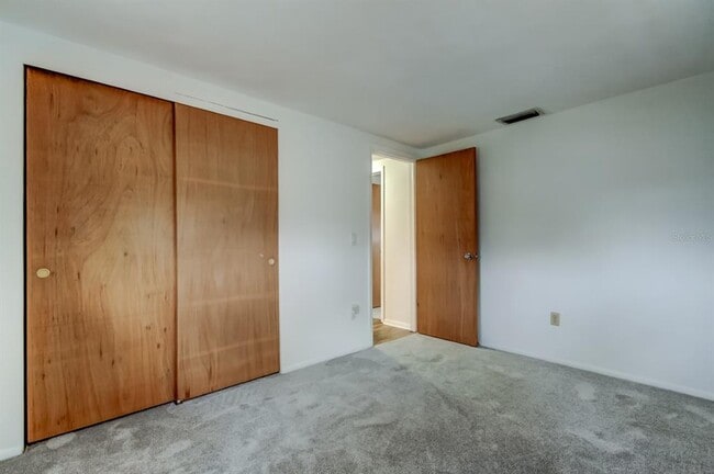 Building Photo - 3735 Mynabird Dr