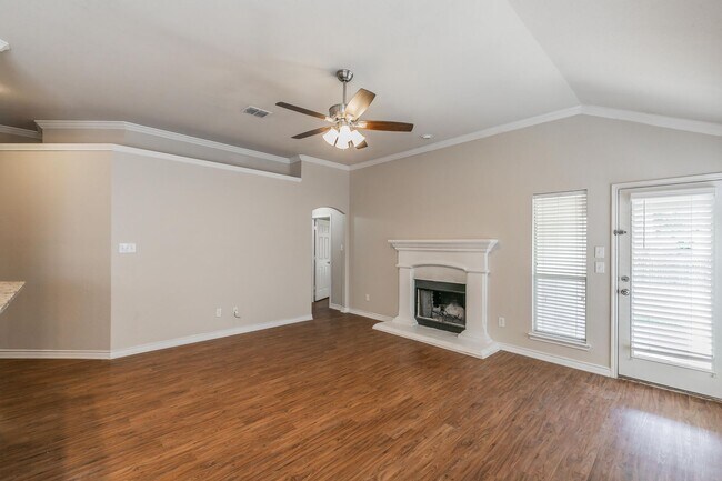 Building Photo - 6141 Bowfin Dr
