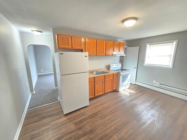Building Photo - 5122 Plainfield Ave