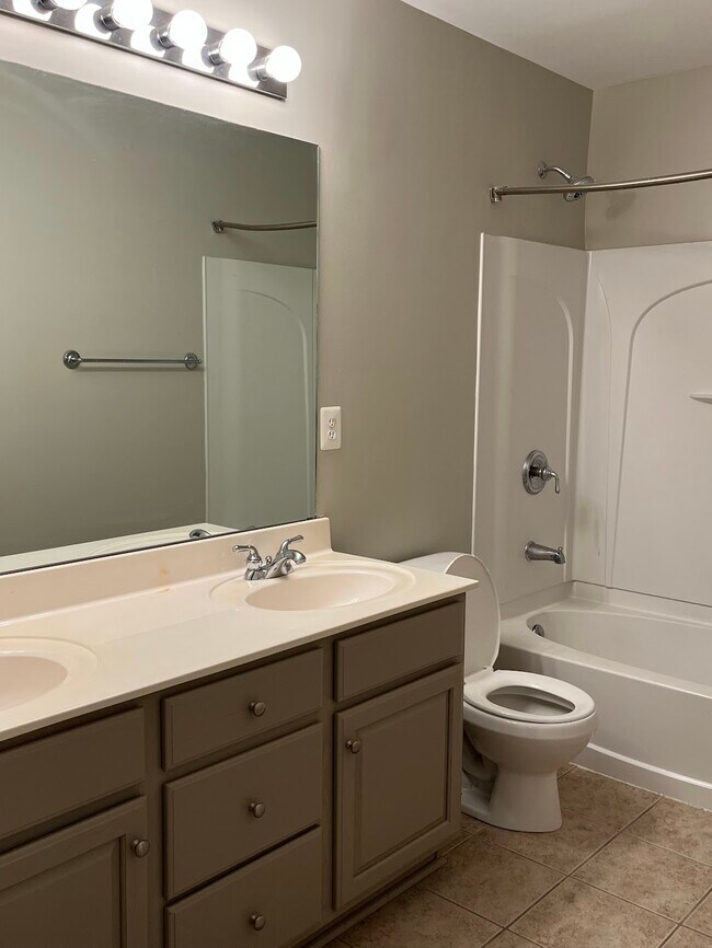 Building Photo - 2109 Bucolic Ct