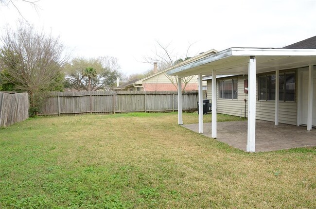 Building Photo - 19414 Moonhollow Dr