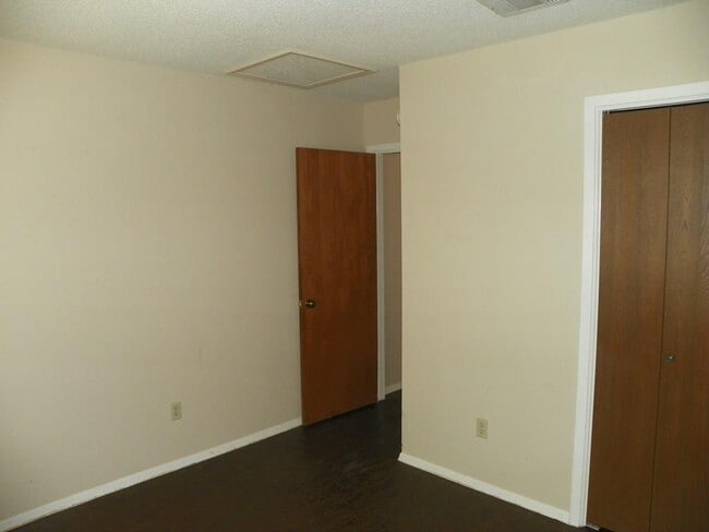 Building Photo - 9706 Eastwend Dr