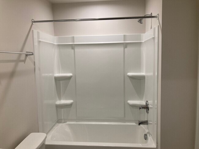 Building Photo - 565 Hampton Townes Dr