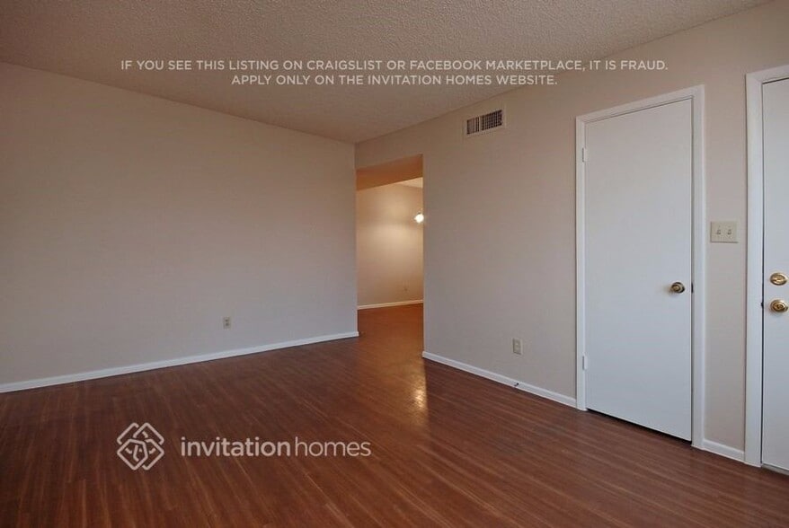 Building Photo - 757 S Vineyard