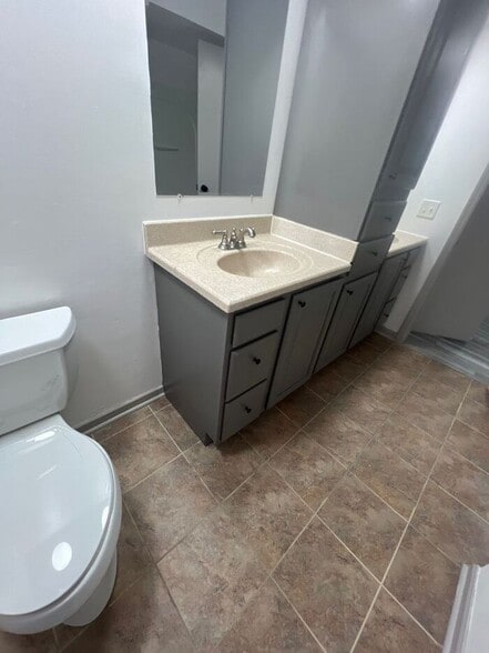 Building Photo - 3512 Maple St