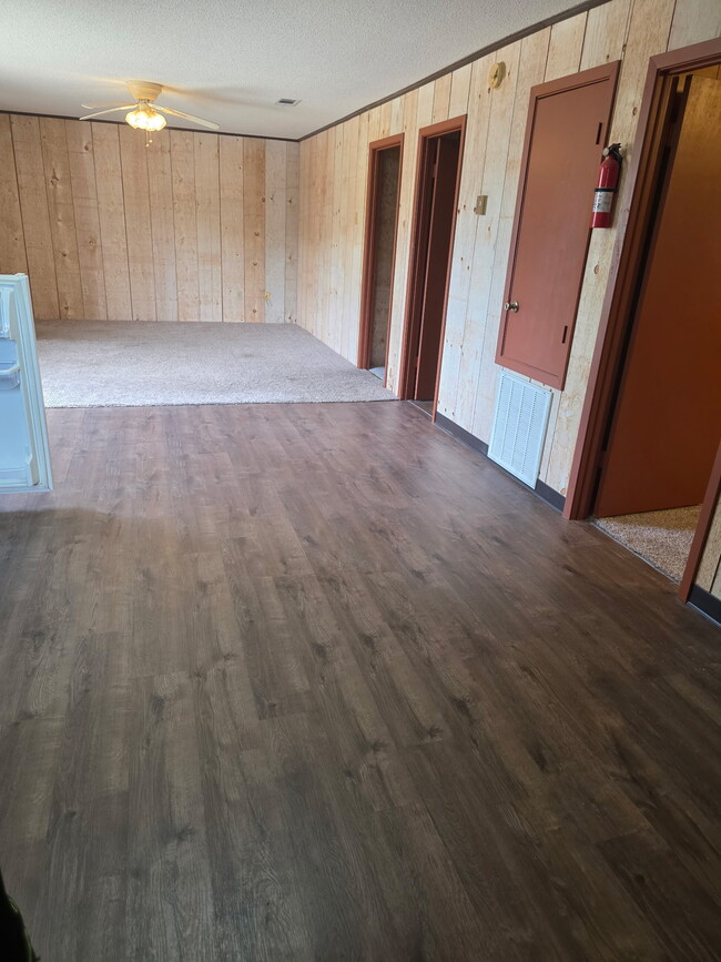 Building Photo - Oak Ridge Apartment