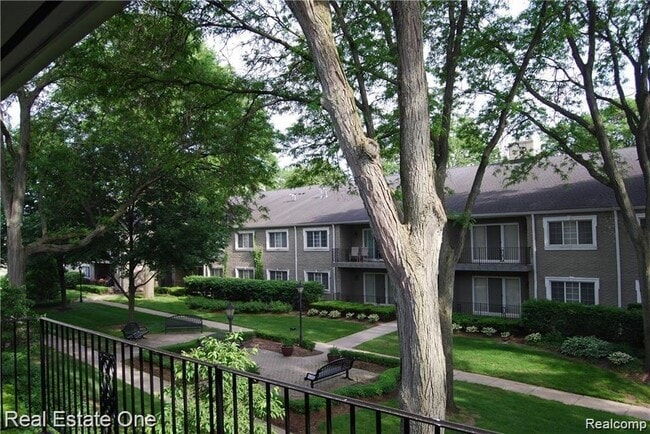 Building Photo - 1113 N Old Woodward Ave