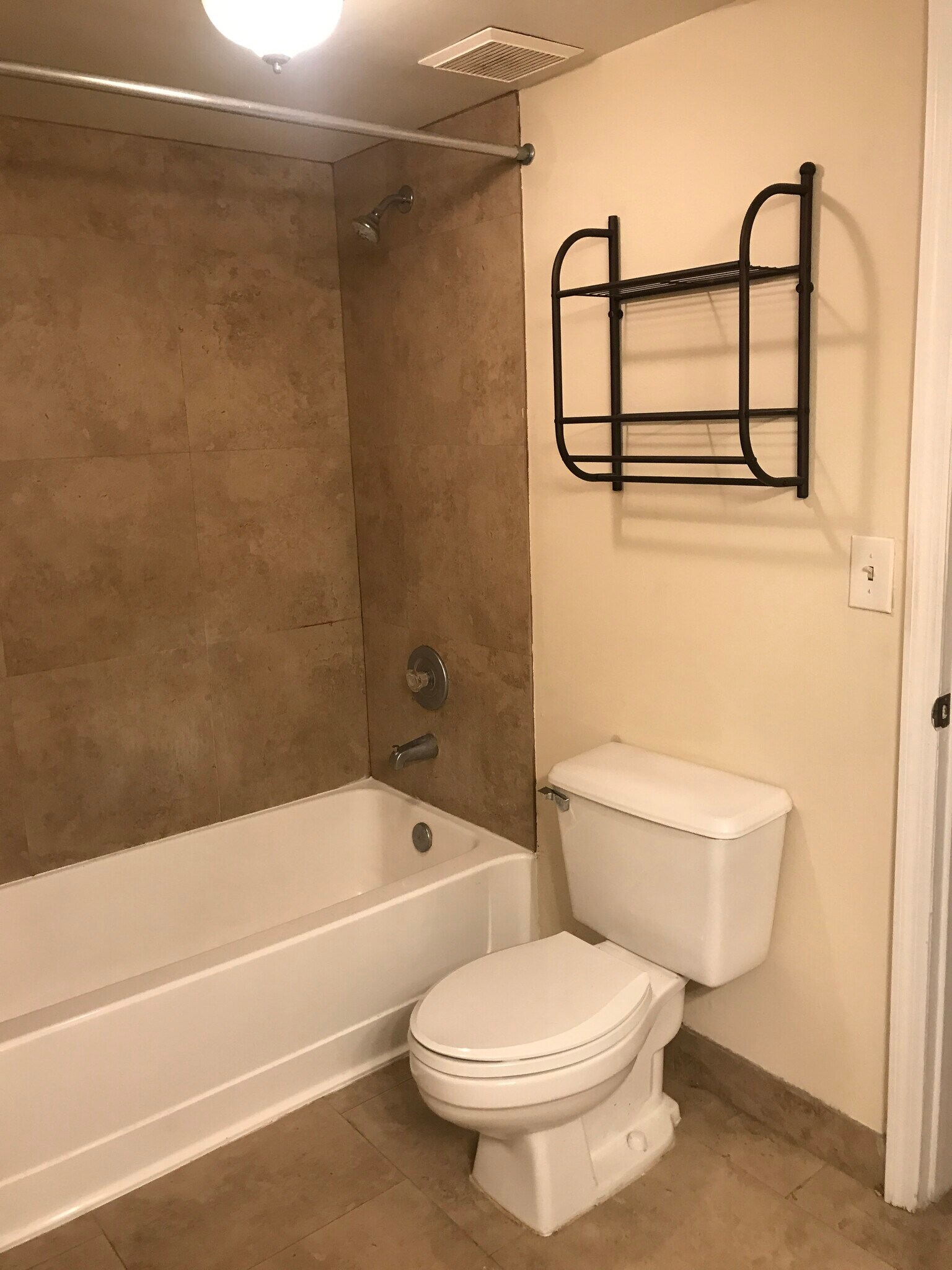 Building Photo - 2445 SW 18th Ter