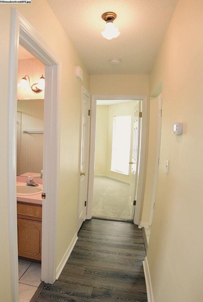 Building Photo - 155 Meadowbrook Ct