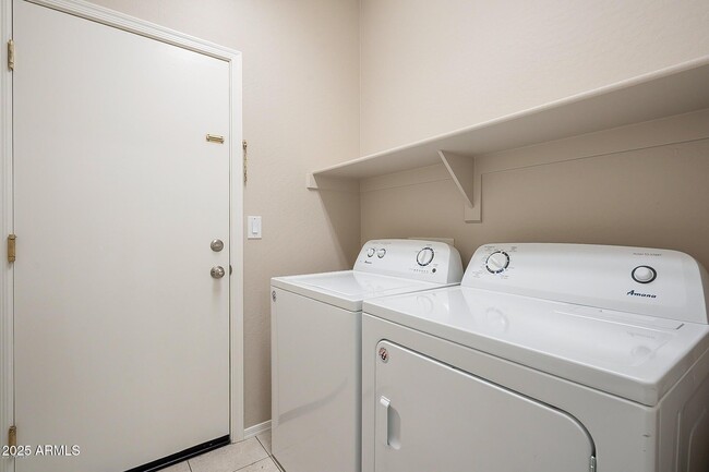 Building Photo - 39802 N Cross Timbers Way