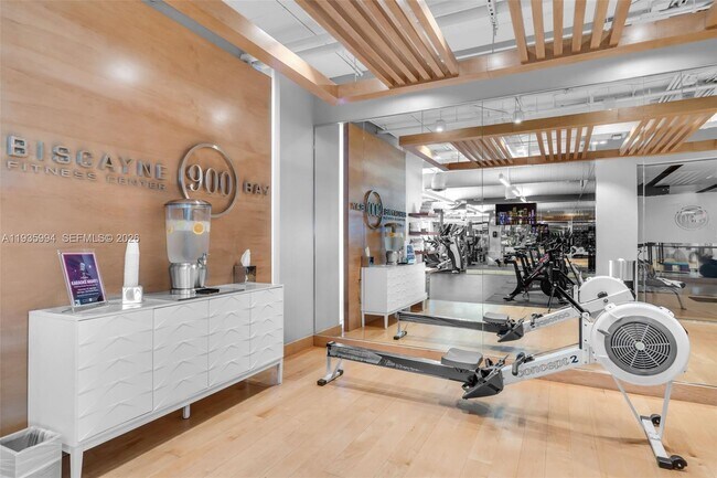 Building Photo - 900 Biscayne Blvd