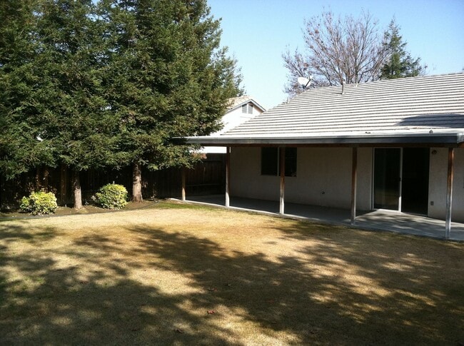 Building Photo - 825 Astoria Park Dr