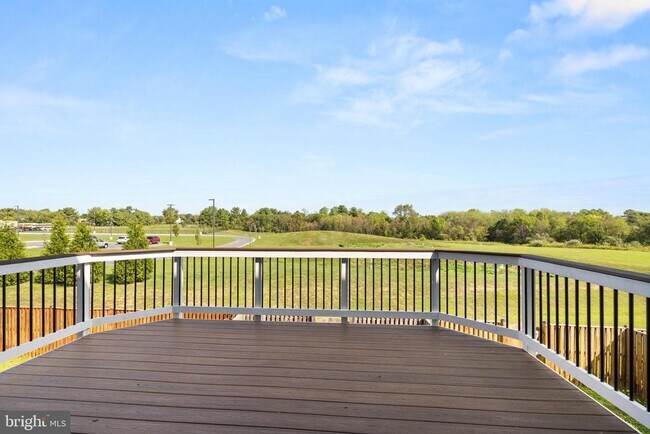 Building Photo - 111 Rotunda Dr