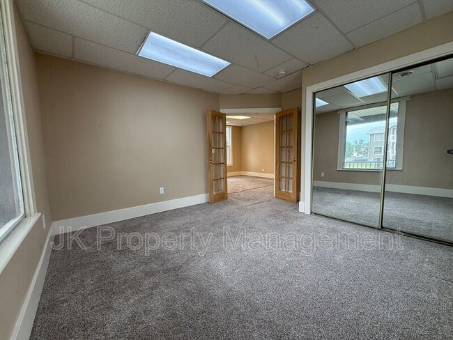 Building Photo - 1303 6th Ave S