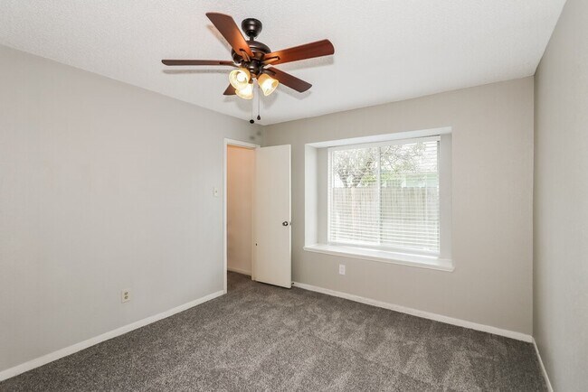 Building Photo - 12723 Ashford Knoll Dr