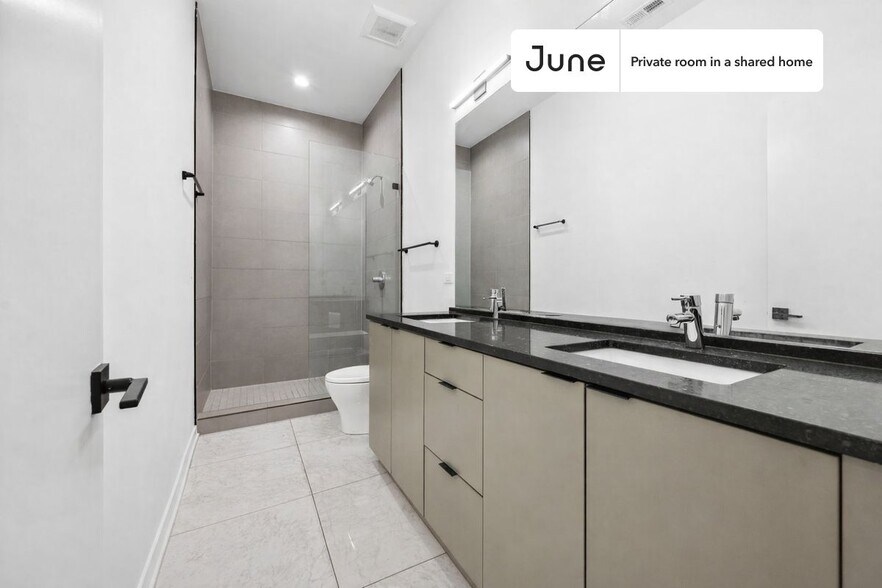 Building Photo - Room in Shared 4 bed/3 bath home