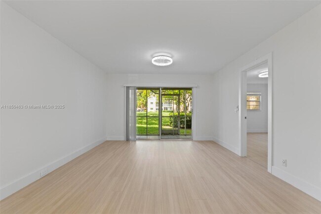 Building Photo - 1300 SW 124th Terrace