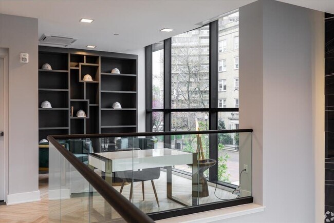 Building Photo - 6025 JFK Blvd E