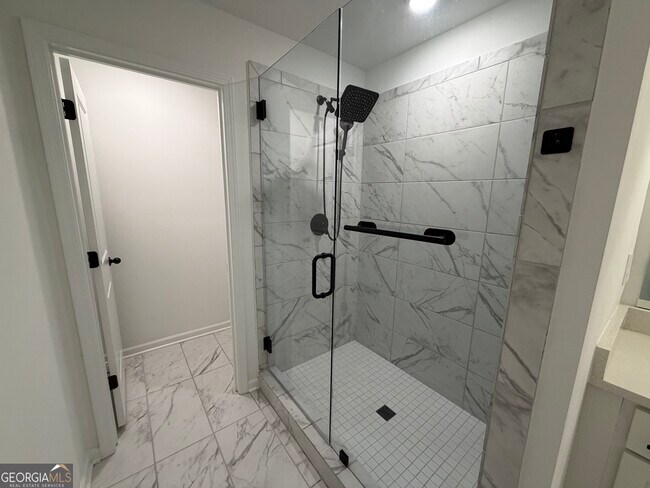 Building Photo - 716 Vallin St