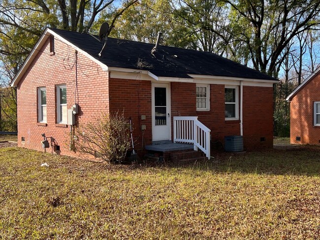 Building Photo - 2 Bedroom House, minutes from Uptown in Gr...