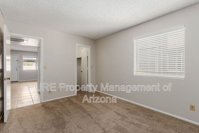 Building Photo - 700 W University Dr