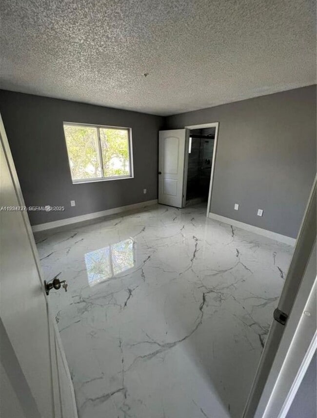 Building Photo - 511 NW 82nd Ave