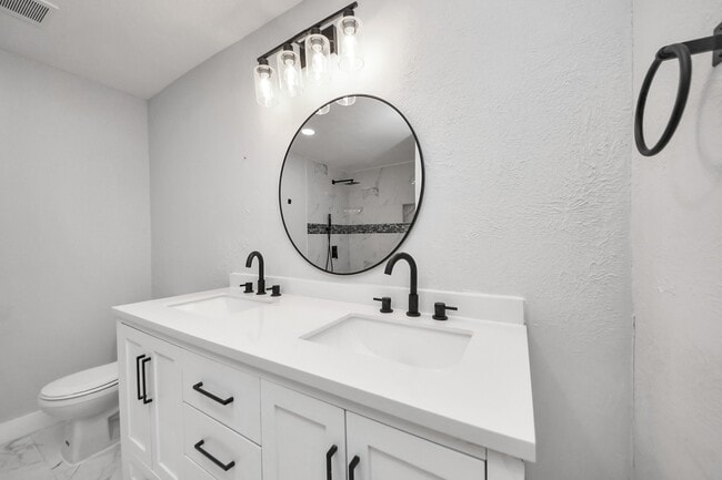 Building Photo - 503 Schilling Ave