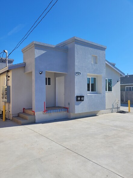 Primary Photo - 10702 S Grevillea Ave