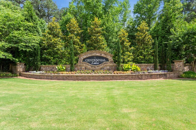 Building Photo - 4BR in sought after Centennial Lakes