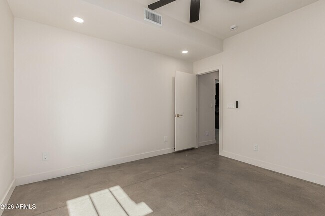 Building Photo - 125 N 11th Ave