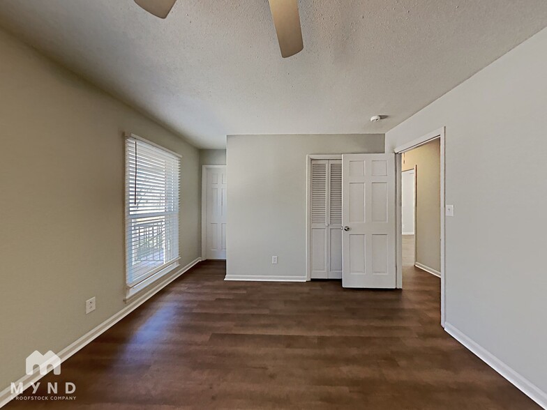 Building Photo - 1840 Westridge Dr