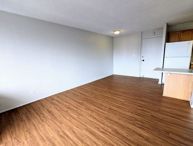 Building Photo - Partly Furnished 1-Bedroom 1-Bath with 1 p...