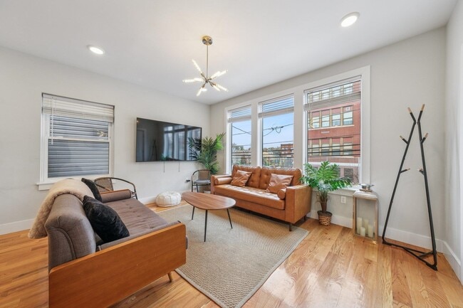 Building Photo - 183 Gates Ave