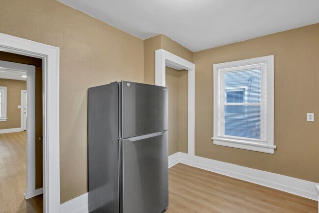 Building Photo - 2545-2547-2547 Sullivant Ave