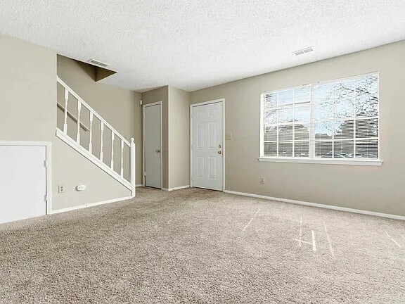 Building Photo - 1935 Springlake Ct