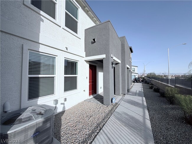 Building Photo - 9332 Serene Hbr St