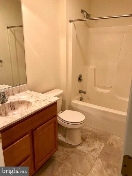 Building Photo - 518 Dakemich Ct