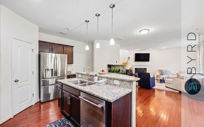 Building Photo - 7413 Nicklaus Cir